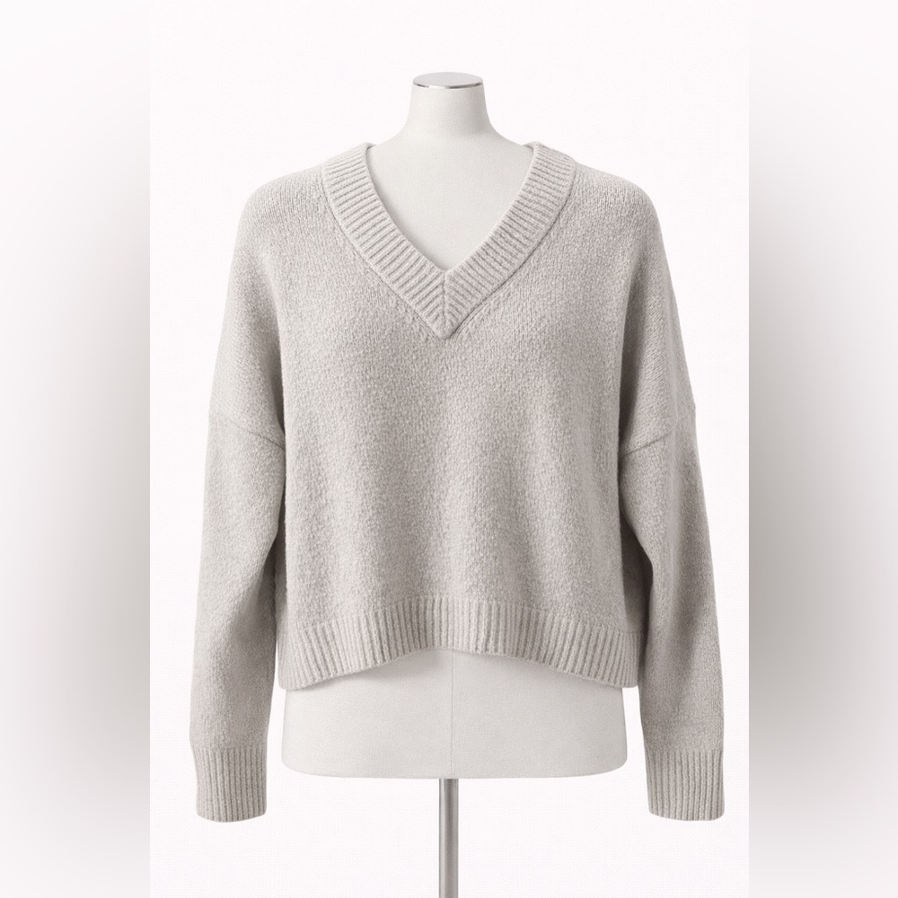 Abercrombie & Fitch Cropped V-Neck Sweater | Soft Neutral | Size M
